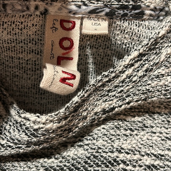 DOLAN Bell Sleeves Sweater - Picture 4 of 9